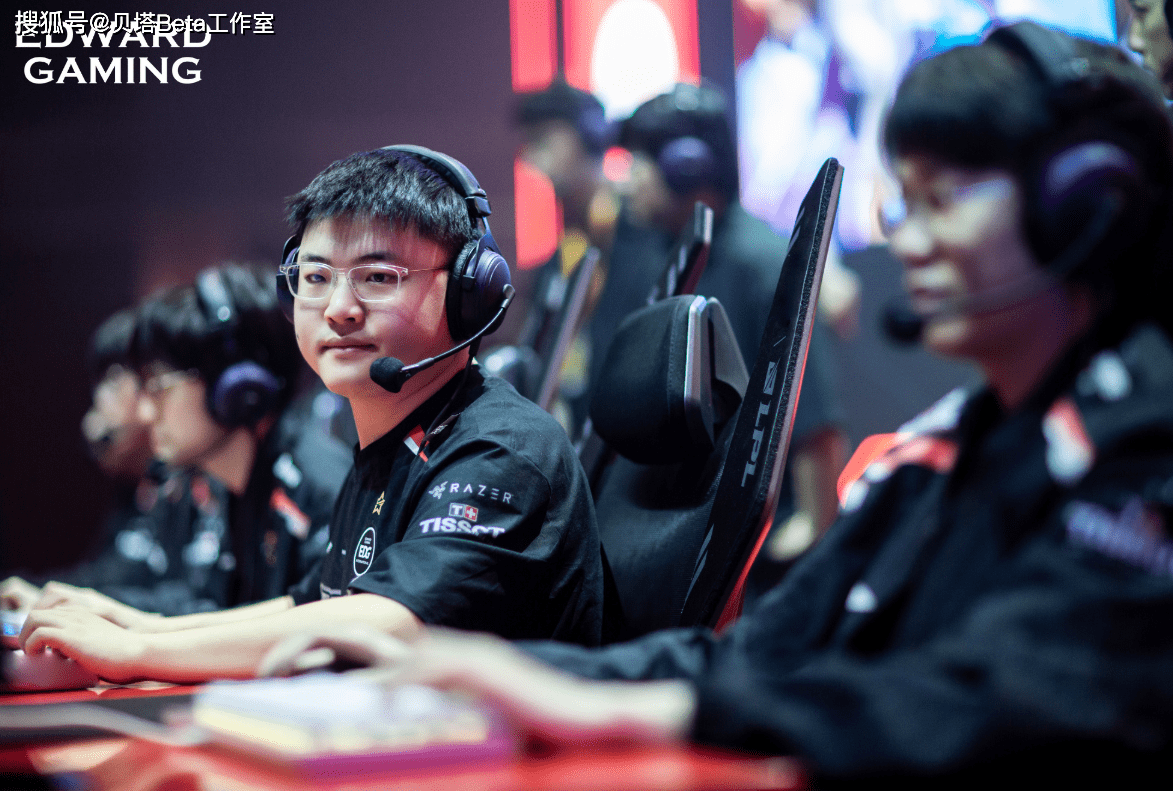 Uzi在MAD比赛中败北,重返赛场引发热议!赛场气氛高涨的简单介绍 Uzi在MAD比赛中败北,重返赛场引发热议!赛场气氛高涨的简单介绍