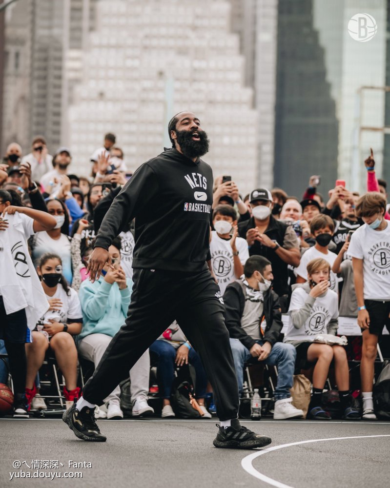 关于辽宁本钢训练开放日；赛后手感冰凉引欢呼；亚冠在即；临场指挥获称赞的信息