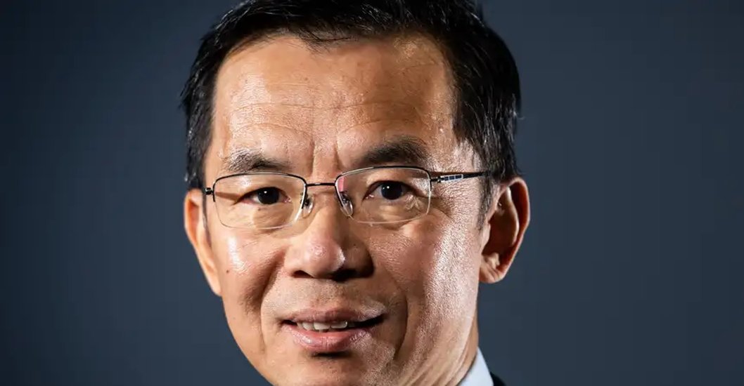 包含里程碑夜！广东宏远官宣签约，意甲转会期刷纪录，质疑声仍在，球探报告显示潜力的词条