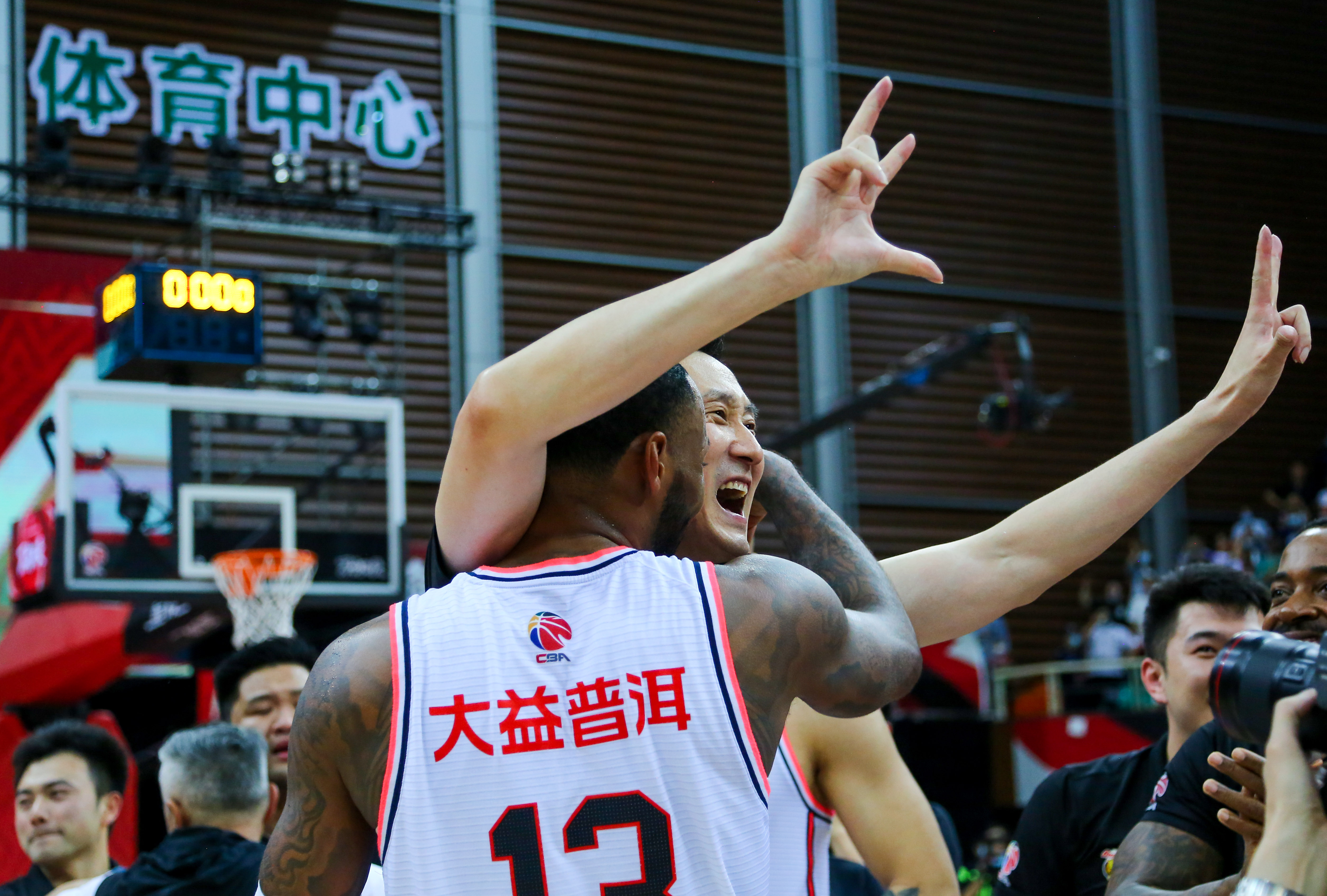 包含窗口期体能课后，拉齐奥远射贴柱备战NBA总决赛，态度坚定，临场指挥获称赞的词条-九游体育下载
